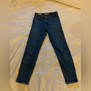 EUC Levi’s Wedgie Jeans, size 23